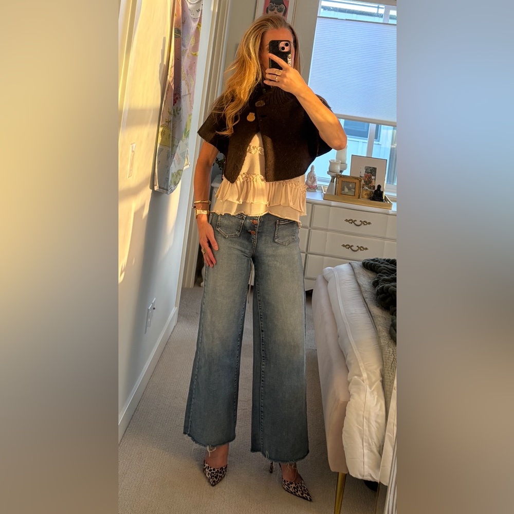 Moth Vintage Chocolate Short Cape